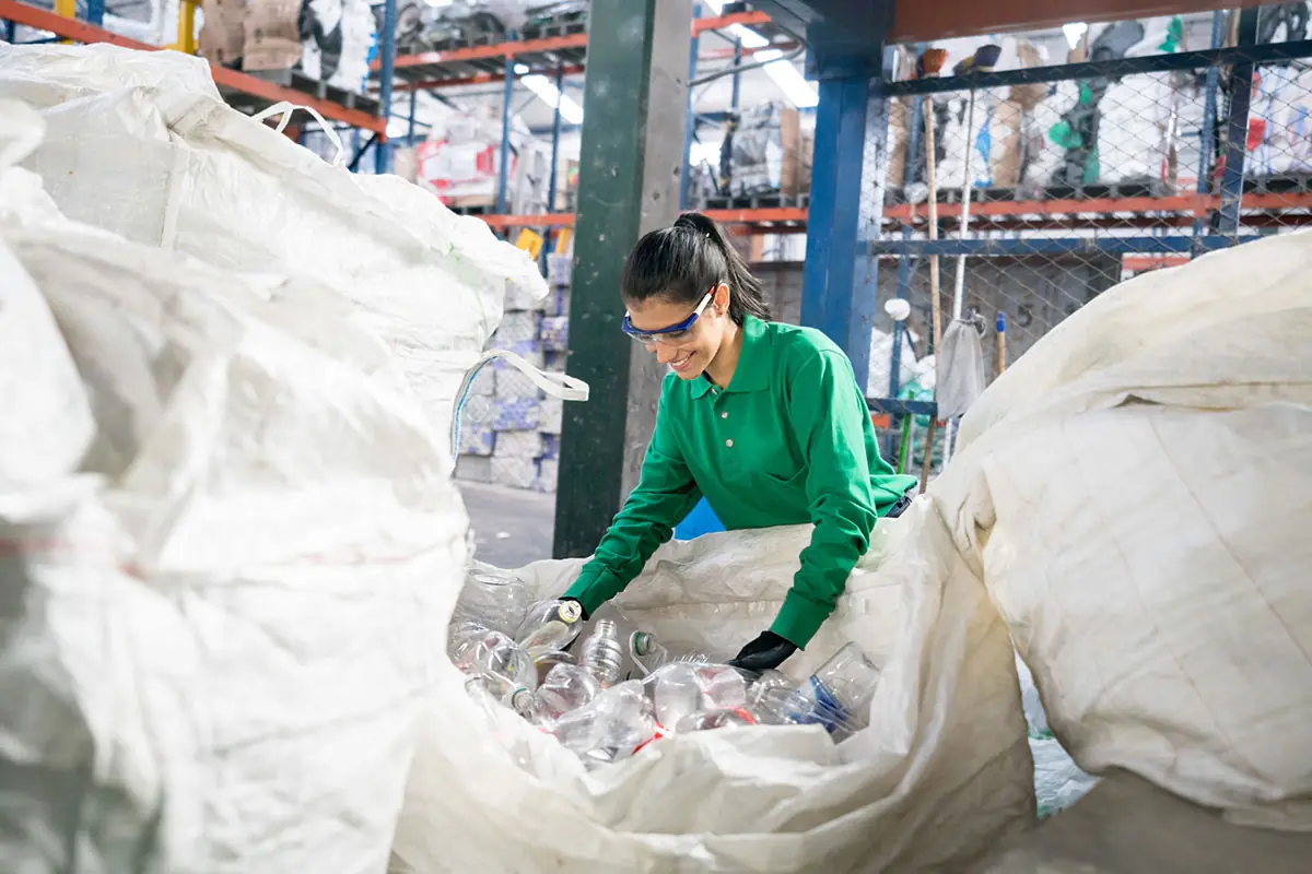 New CSA Group plastics recycling definitions standard aims to help improve plastics recycling outcomes in Canada. (Image source: iStock.com)